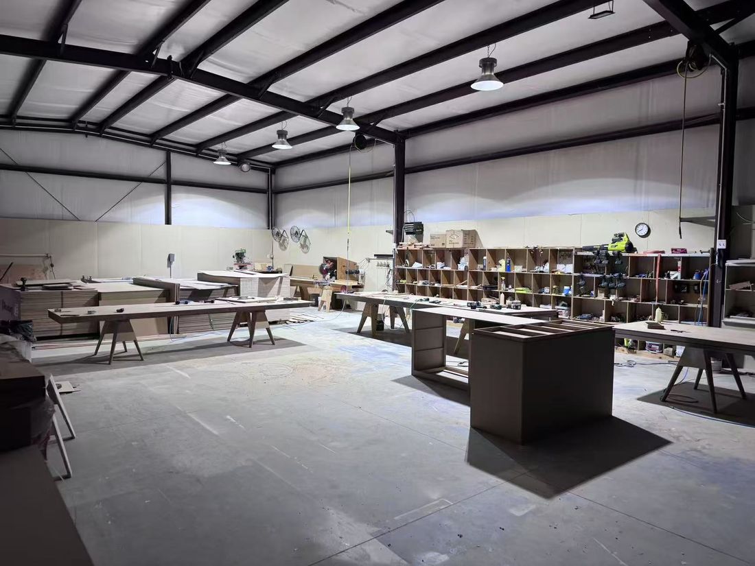 Carpentry and assembly floor at the UniXpo workshop