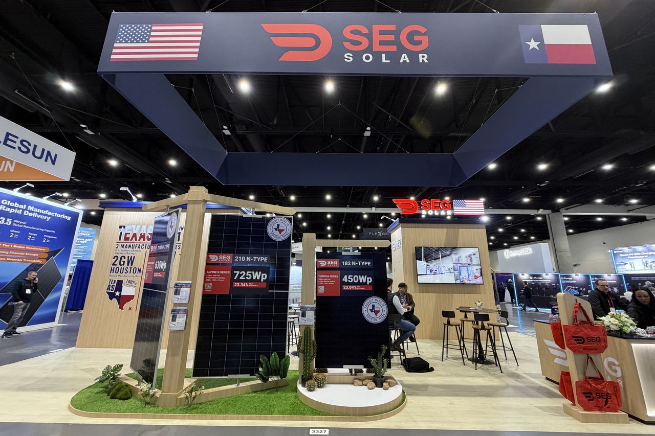 SEG Solar exhibition stand built by UniXpo